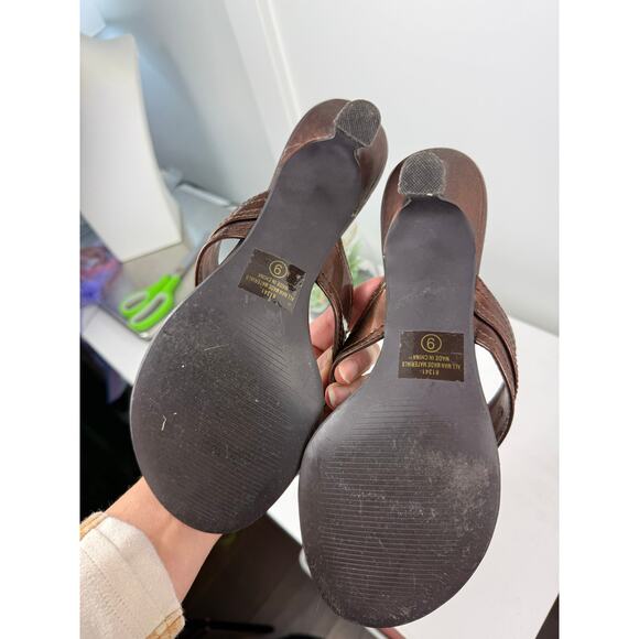 Beautiful Maurice’s Sandals Size 9 - Picture 5 of 6